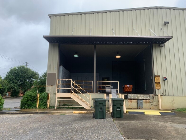 More Photos Of 207 Dunson St, Andalusia Light Distribution For Sale