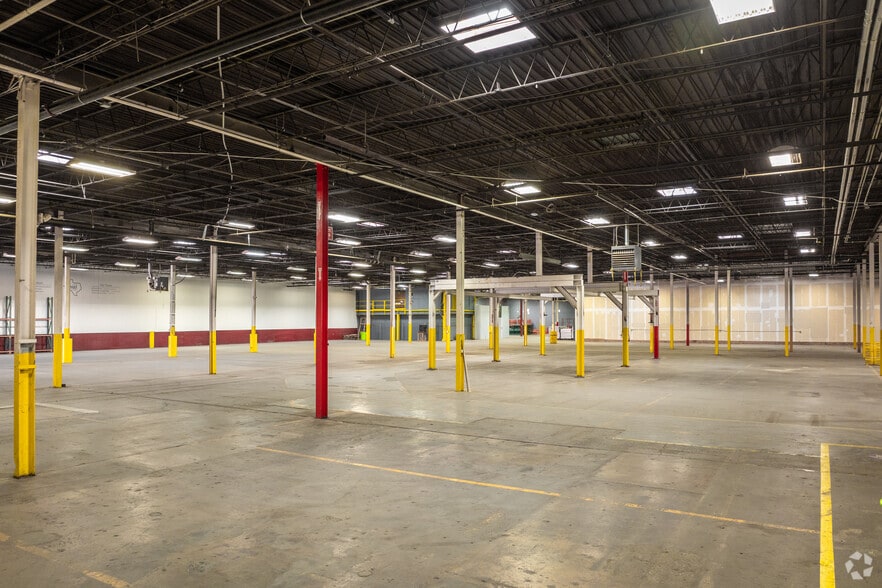 More Photos Of 910 10th St, Plano Warehouse For Lease