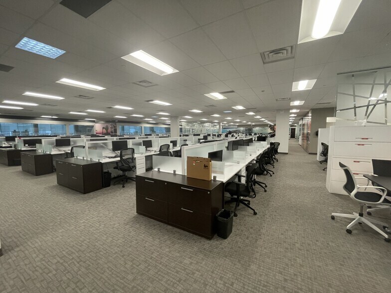 More Photos Of 27 Fasken Dr, Toronto Office For Sale