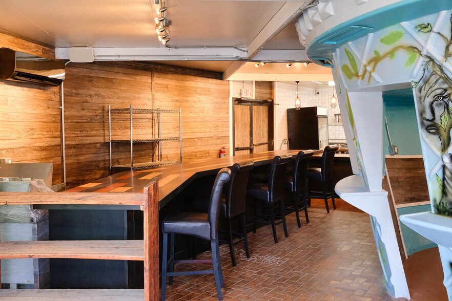 More Photos Of 5804 54th Ave N, Kenneth City Restaurant For Lease