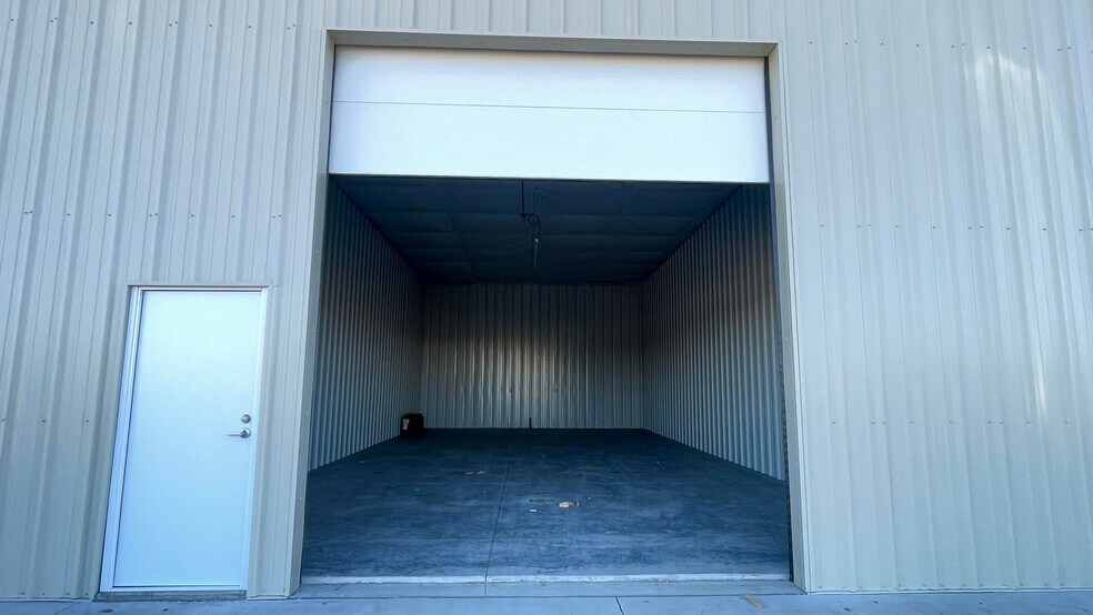 More Photos Of 5320 Salt Bank Rd, Lincoln Warehouse For Lease