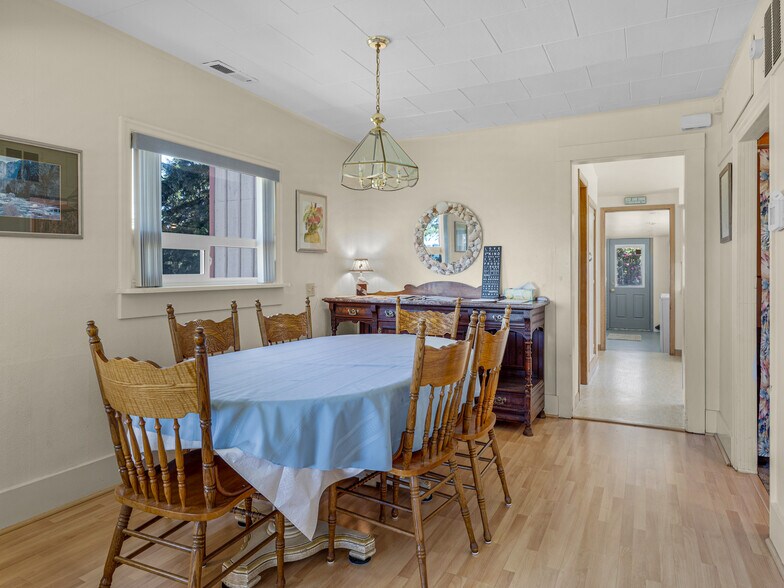 More Photos Of 2624 Neawanna St, Seaside Specialty For Sale
