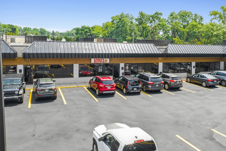 More Photos Of 6370 York Rd, Parma Heights Storefront For Sale