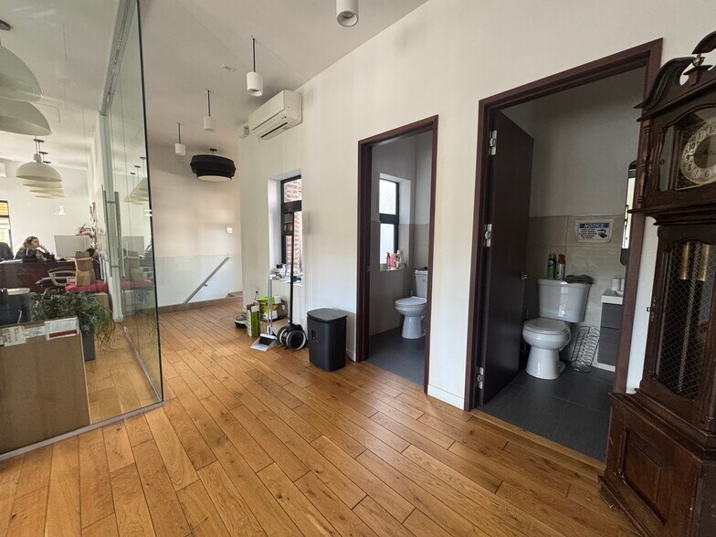 More Photos Of 174 Targee St, Staten Island Office For Lease