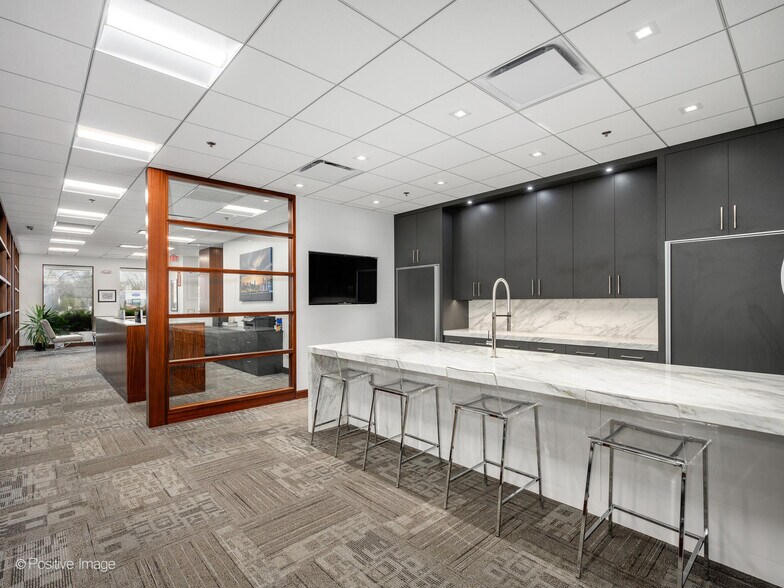 More Photos Of 610-642 Anthony Trl, Northbrook Light Distribution For Sale