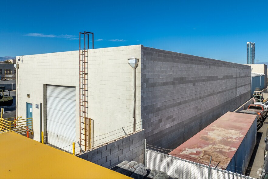 More Photos Of 4265 W Tompkins Ave, Las Vegas Manufacturing For Sale