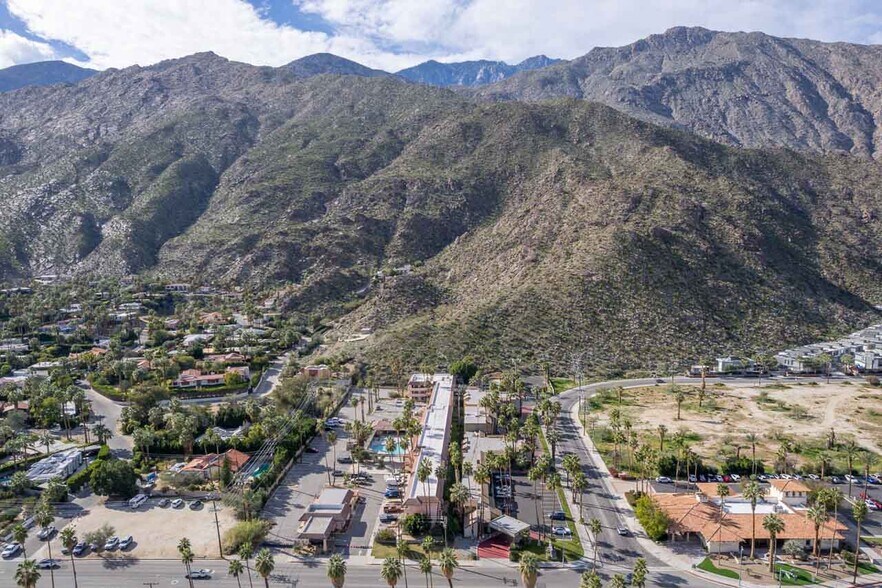 More Photos Of 1633 S Palm Canyon Dr, Palm Springs Hotel For Sale