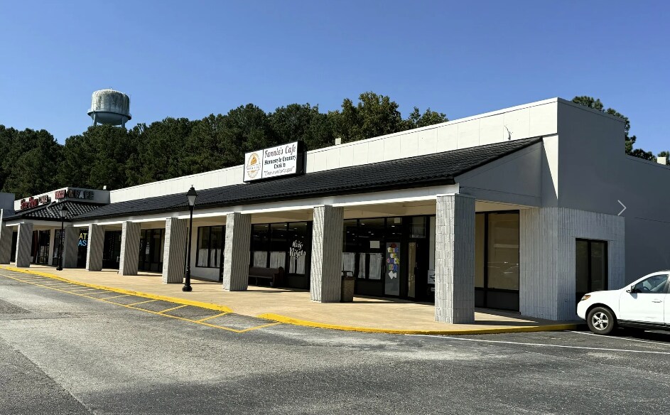 More Photos Of 1075 Franklin Springs St, Royston Unknown For Lease