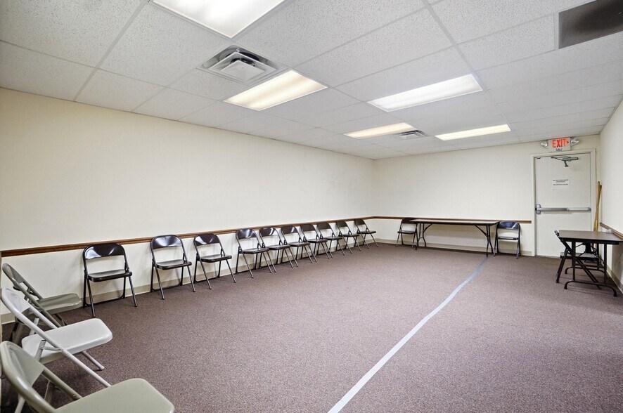 More Photos Of 3751 Warsaw Ave, Cincinnati Office For Sale