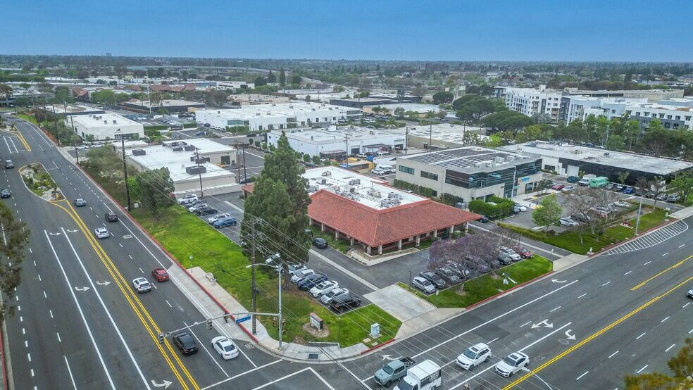 More Photos Of 275 E Baker St, Costa Mesa Office For Sale