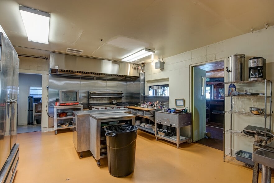 More Photos Of 13383 Sierra Way, Kernville Hotel For Sale