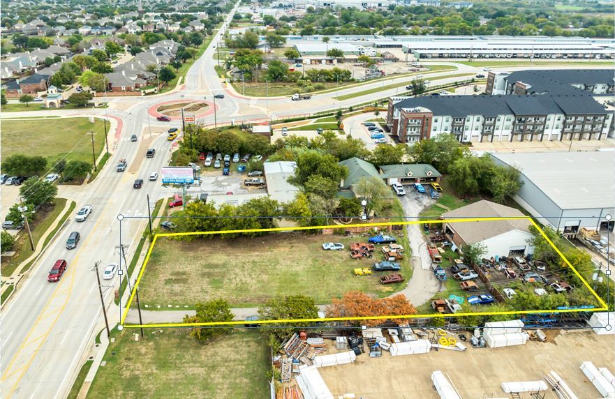 More Photos Of 4116 Keller Hicks Rd, Fort Worth Light Distribution For Sale