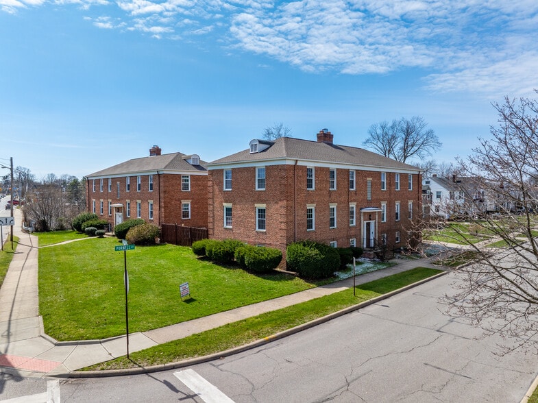 Primary Photo Of 2392 Wooster Rd, Rocky River Apartments For Sale