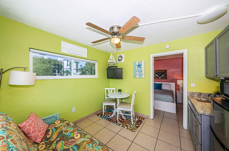 More Photos Of 12100 Gulf Blvd, Treasure Island Hotel For Sale