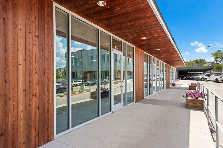More Photos Of 2301 E Riverside Dr, Austin Unknown For Lease