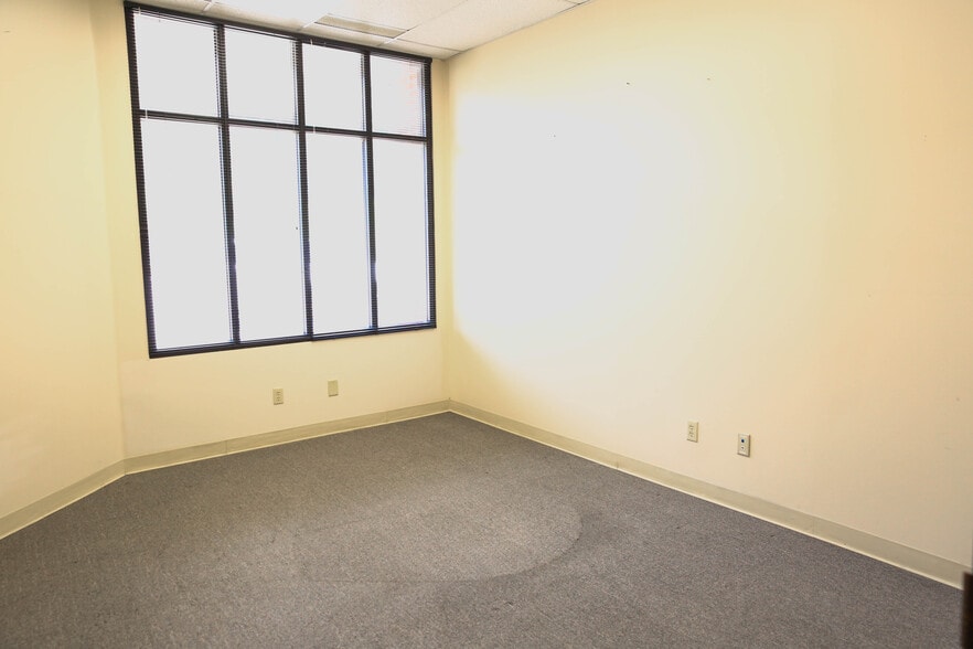 More Photos Of 626 Minnesota Ave, Kansas City Office For Lease
