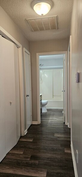 More Photos Of 1801 Ridgewood Dr, Murray Specialty For Sale