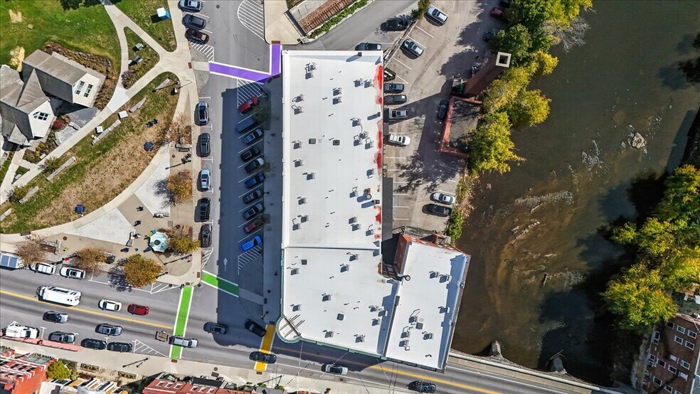 More Photos Of 10 Merchants Row, Middlebury Apartments For Sale