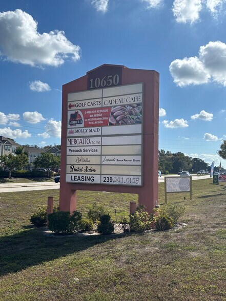 More Photos Of 10650 Metro Pky, Fort Myers Showroom For Lease