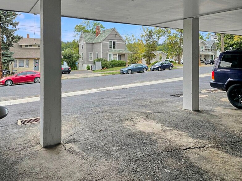 More Photos Of 305 NE Spaulding St, Pullman Apartments For Sale