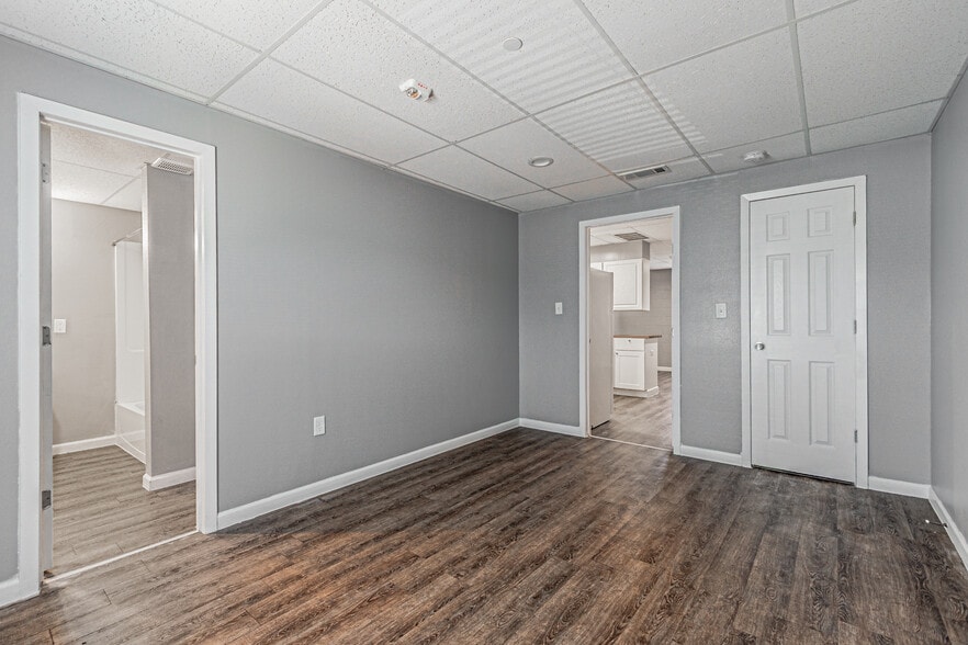 More Photos Of 450 E Hurst Blvd, Hurst Apartments For Sale