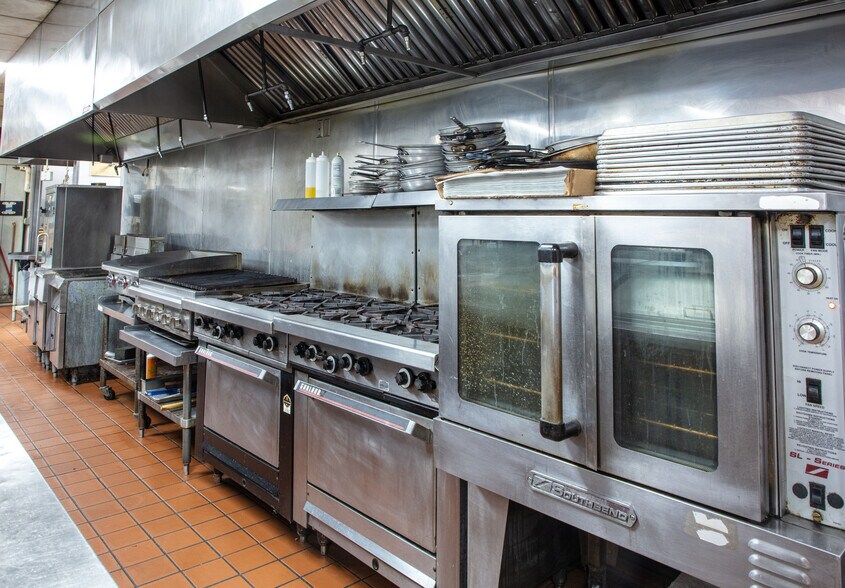 More Photos Of 725 Broadway, South Portland Restaurant For Sale