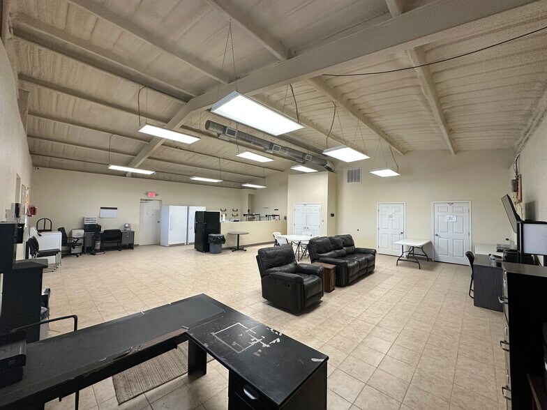 More Photos Of 8700 S County Road 1210, Midland Manufacturing For Sale