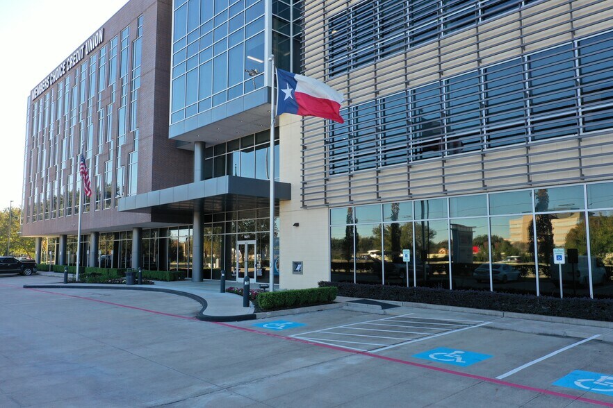 More Photos Of 18211 Katy Fwy, Houston Office For Lease
