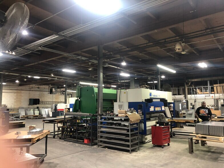 More Photos Of 60 5th Ave, Hawthorne Industrial For Lease