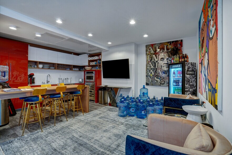 More Photos Of 1680 Michigan Ave, Miami Beach Office For Sale