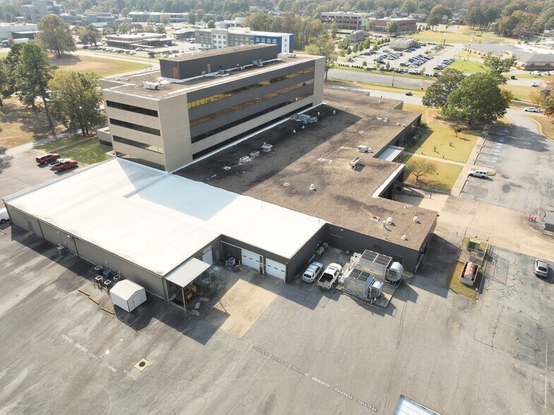 More Photos Of 2402 Wildwood Ave, North Little Rock Office For Sale