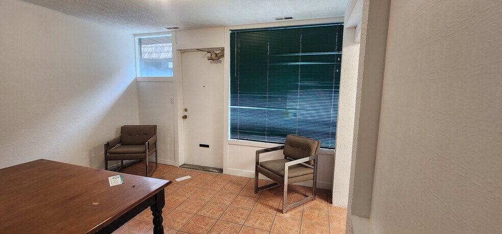 More Photos Of 1310 Ouellette, Windsor Office For Lease