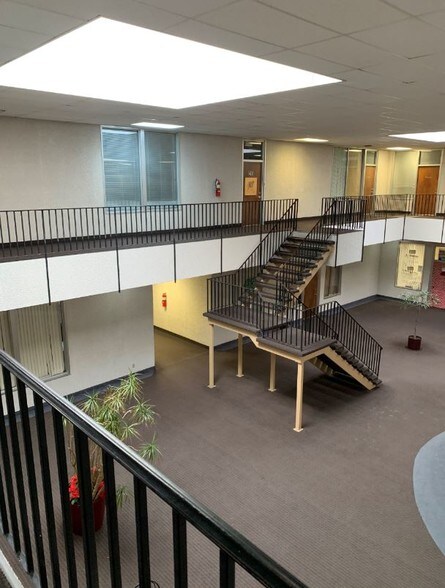 More Photos Of 5800 Fairfield Ave, Fort Wayne Office For Lease