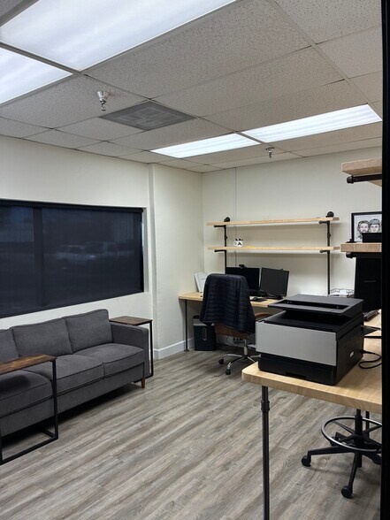 More Photos Of 1027 Calle Trepadora, San Clemente Manufacturing For Lease