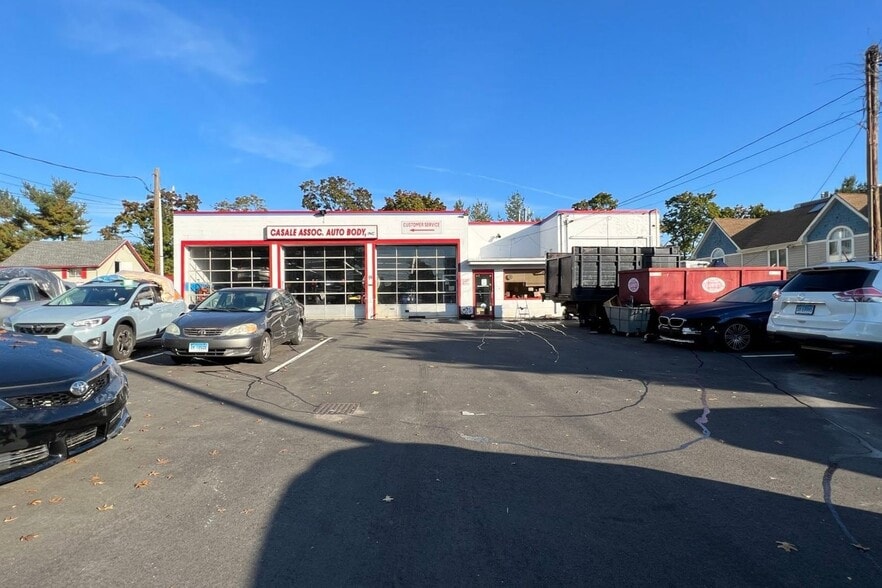 Primary Photo Of 9 Van Zant St, Norwalk Auto Repair For Sale