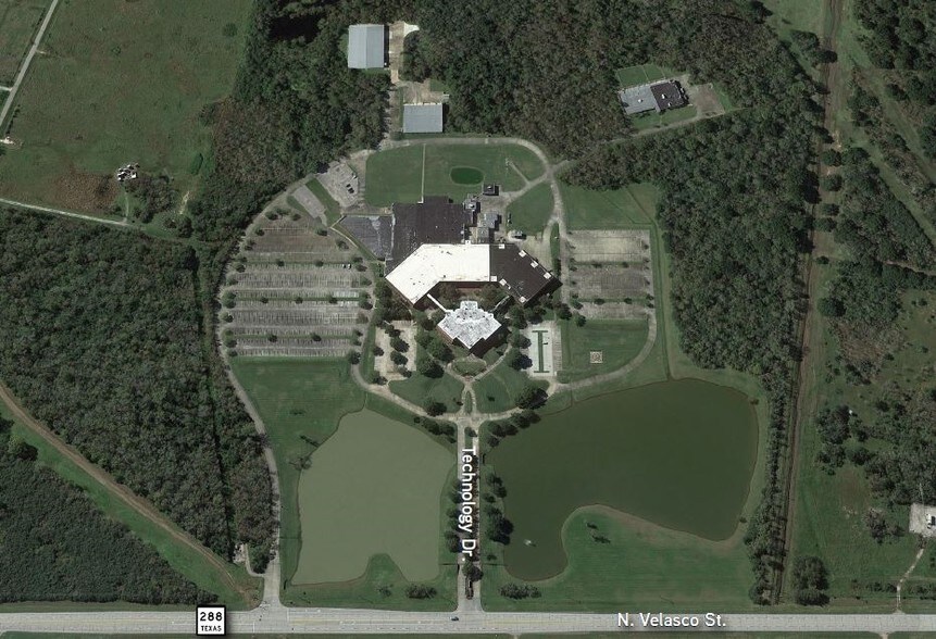 More Photos Of 4005 Technology Dr, Angleton Office For Lease