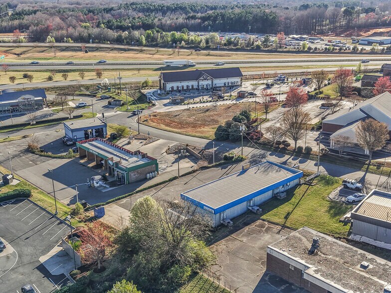 More Photos Of 111 Angela Dr, King General Retail For Sale