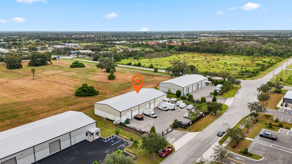 More Photos Of 6860 28th St Cir, Sarasota Warehouse For Sale