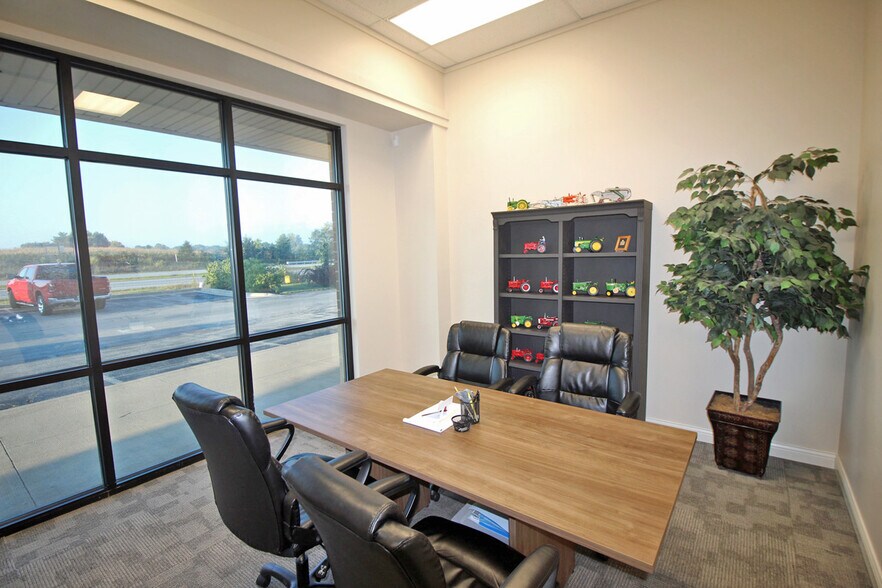 More Photos Of 561 Connexion Way, Columbia City Storefront For Lease
