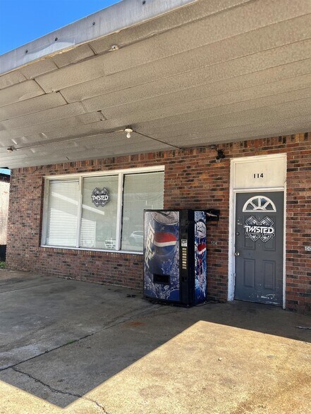 More Photos Of 114 Washington Ave NW, Russellville Auto Repair For Sale
