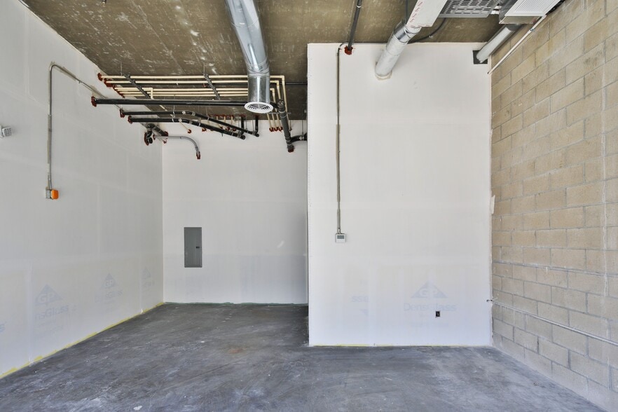 More Photos Of 719 S Hoover St, Los Angeles Apartments For Lease