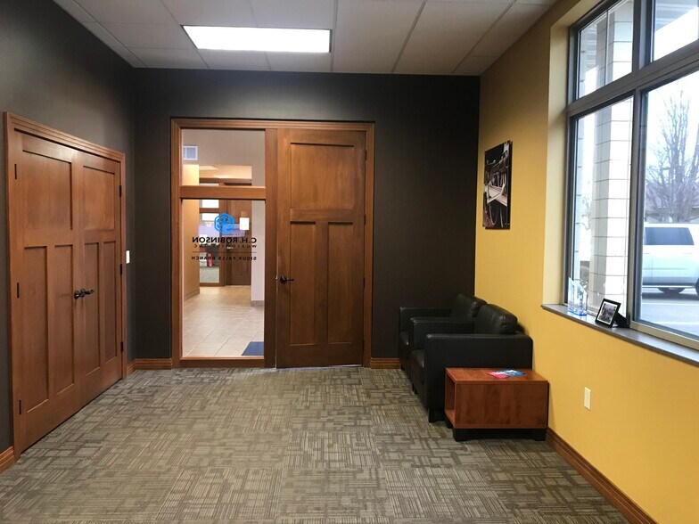More Photos Of 5117 S Crossing Pl, Sioux Falls Office For Lease