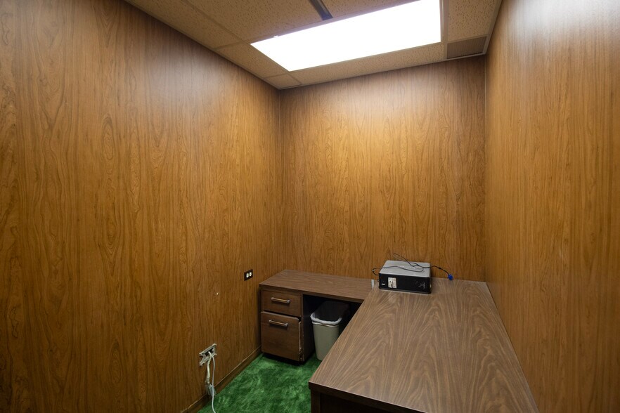More Photos Of 600 S Closner Blvd, Edinburg Office For Sale