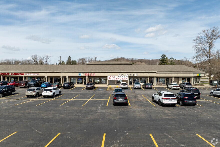 More Photos Of 1562 Akron Peninsula Rd, Akron Storefront For Lease