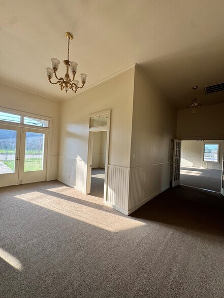 More Photos Of 916 N Longview St, Kilgore Office For Sale