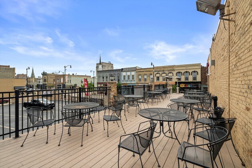 More Photos Of 522 6th St, Racine General Retail For Sale