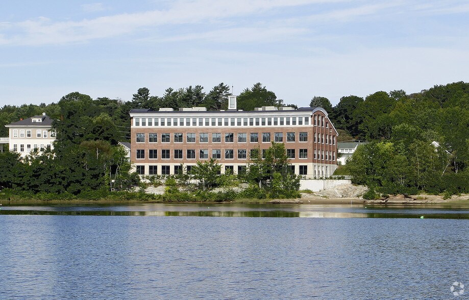More Photos Of 11 Bowdoin Mill Is, Topsham Office For Lease