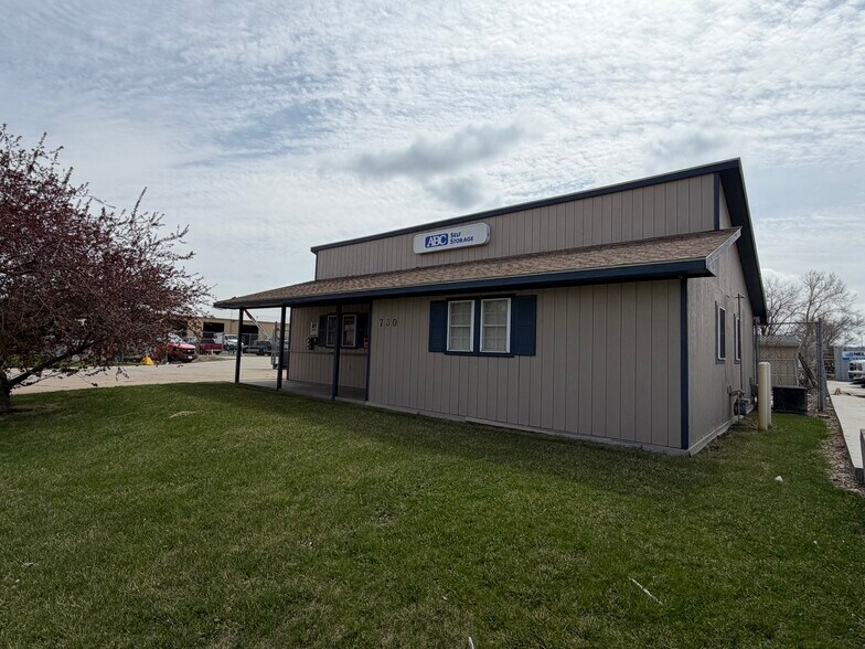 More Photos Of 730 W 21st St, South Sioux City Self Storage For Lease