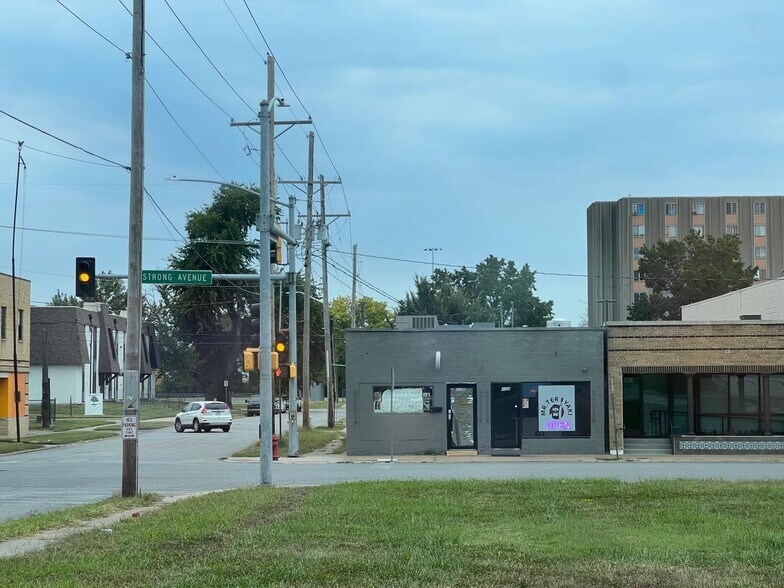 More Photos Of 3124 Strong Ave, Kansas City Restaurant For Sale