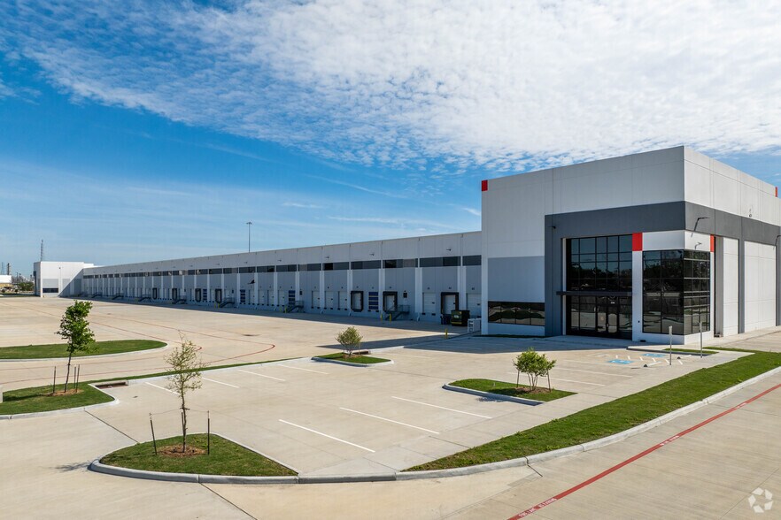 More Photos Of 2818 Pasadena Fwy, Pasadena Warehouse For Lease